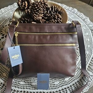 "NWT" HOBO Brown Leather Crossbody W/ Gold Hardware 🤎💛